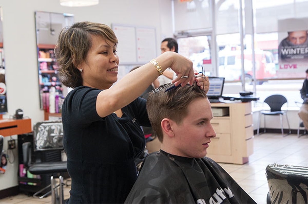 College Park Hair Cuttery Donates Haircuts To Homeless Population
